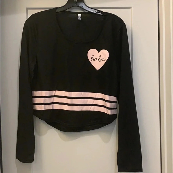 Cropped Graphic T-Shirt BABE graphic Black - Picture 1 of 5